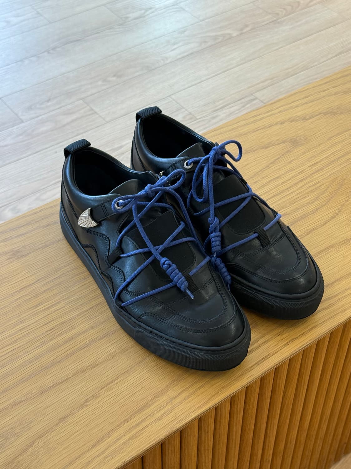 토가 비릴리스 string leather buckle sneakers 상품이미지2