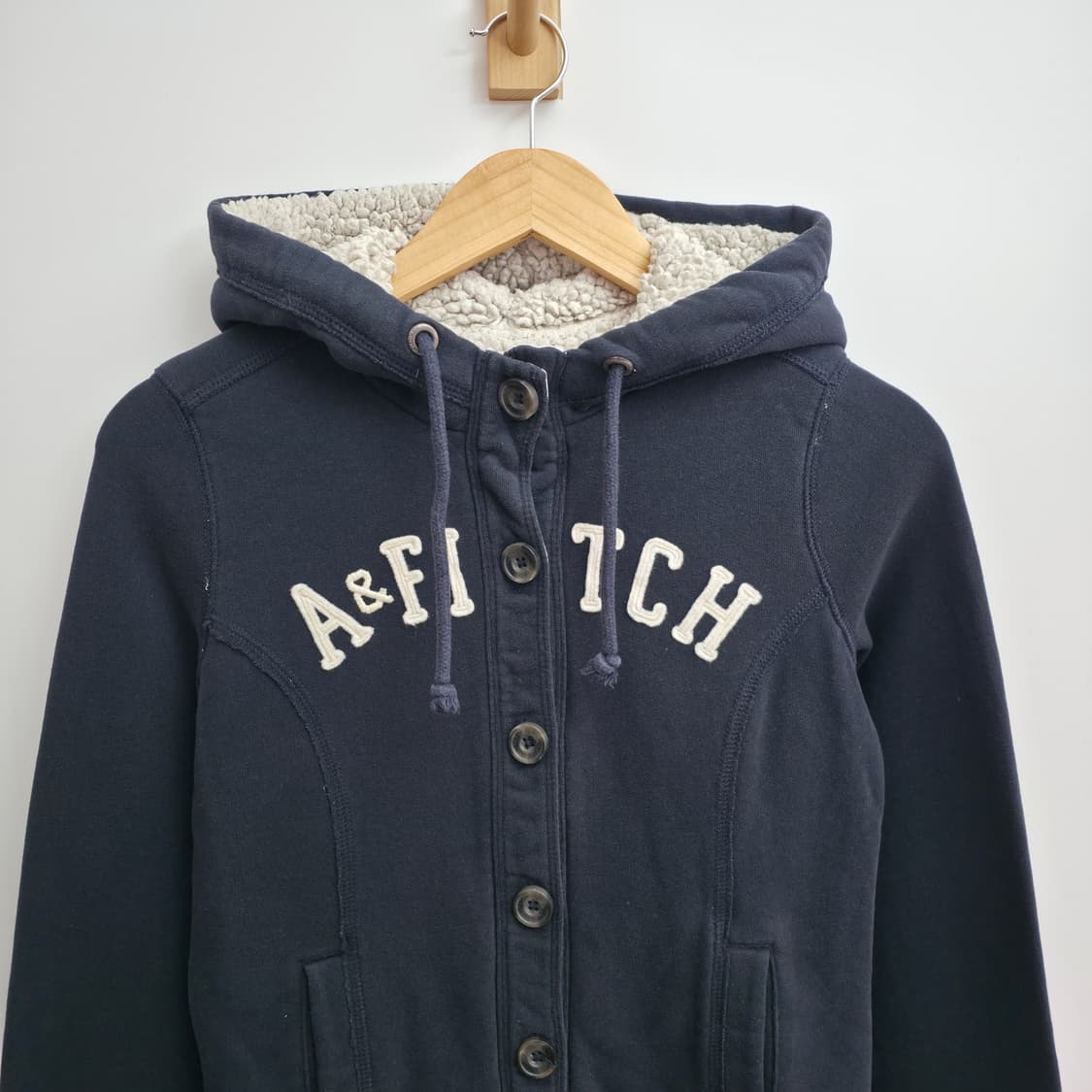 [S] 아베크롬비  뽀글이 버튼 후드 집업 네이비 상품이미지2
