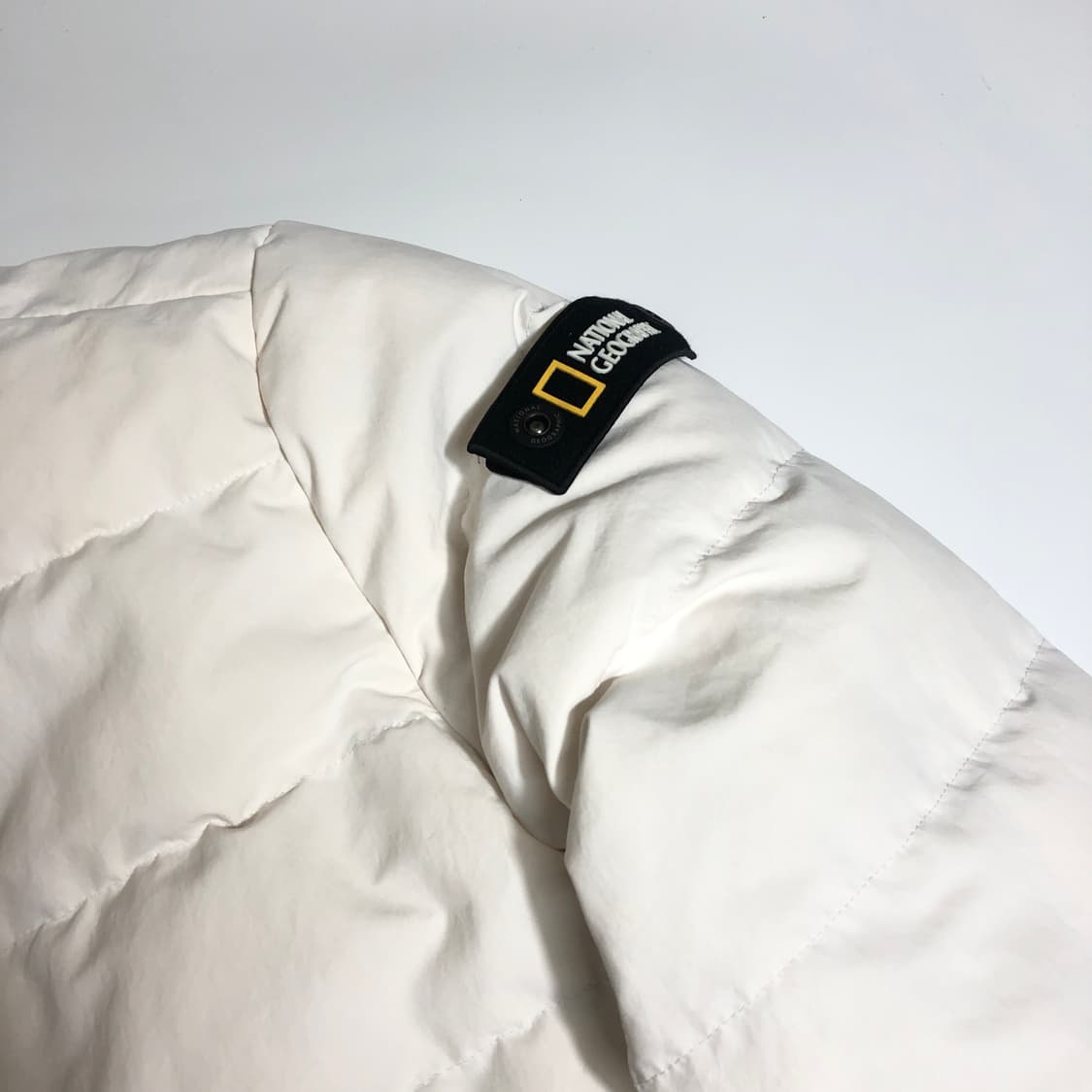 내셔널지오그래픽 경량패딩 s 상품이미지3