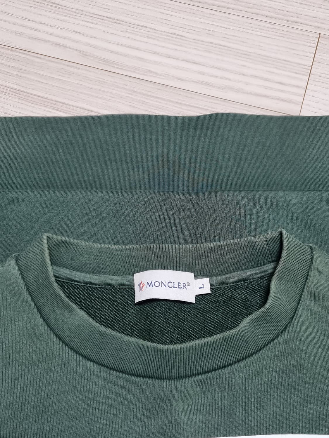 몽클레어 맨투맨 상품이미지3