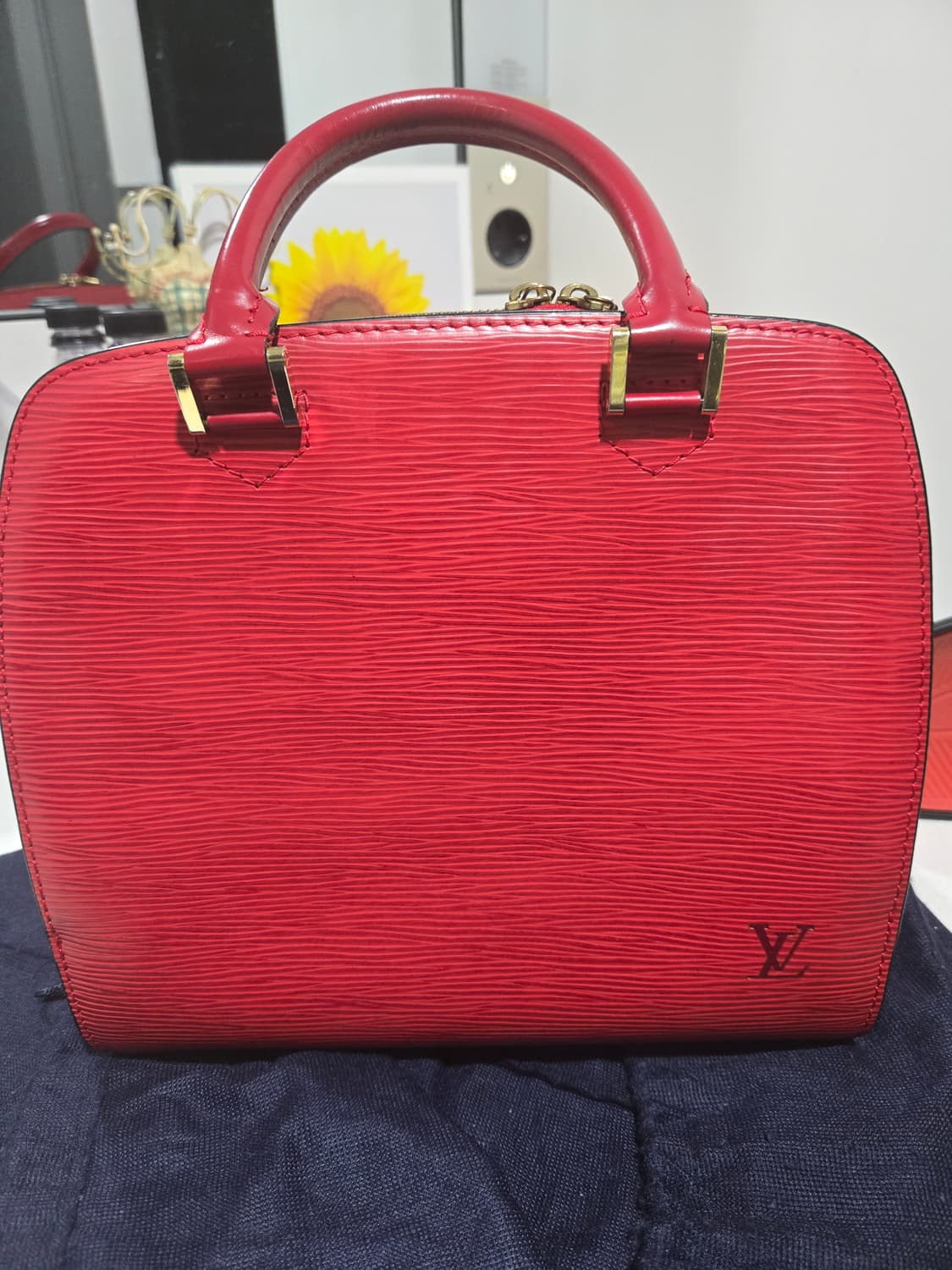 루이비통 퐁뇌프 에삐 가죽 토트백  M52505E (정품) 상품이미지1