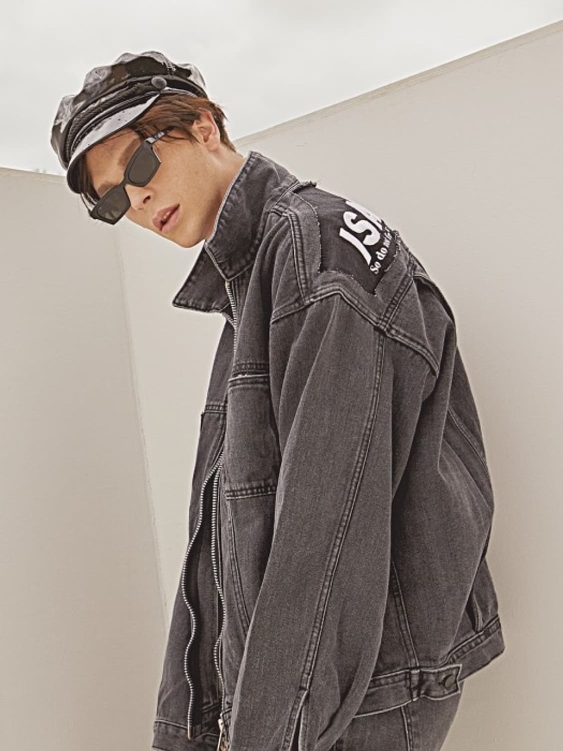 디자이너브랜드 홀리넘버세븐 블랙 데님 집업 자켓 상품이미지1