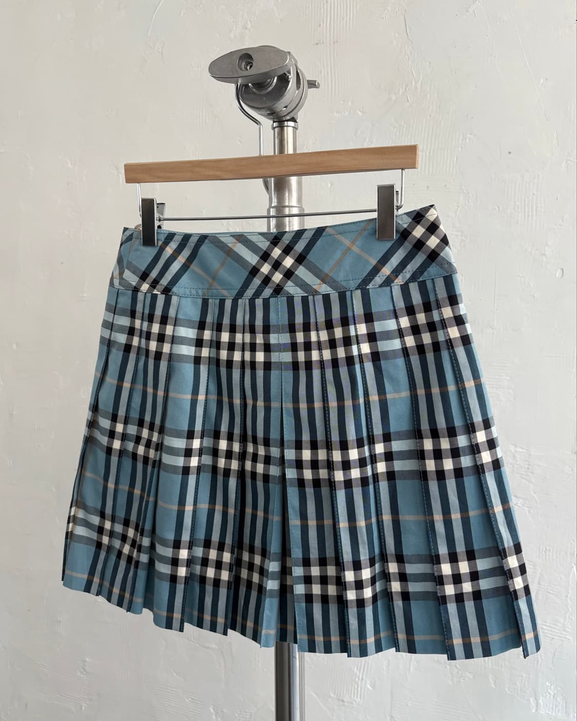 Burberry 버버리 블루라벨 블루 체크 버클 플리츠 미니 랩 스커트 상품이미지8