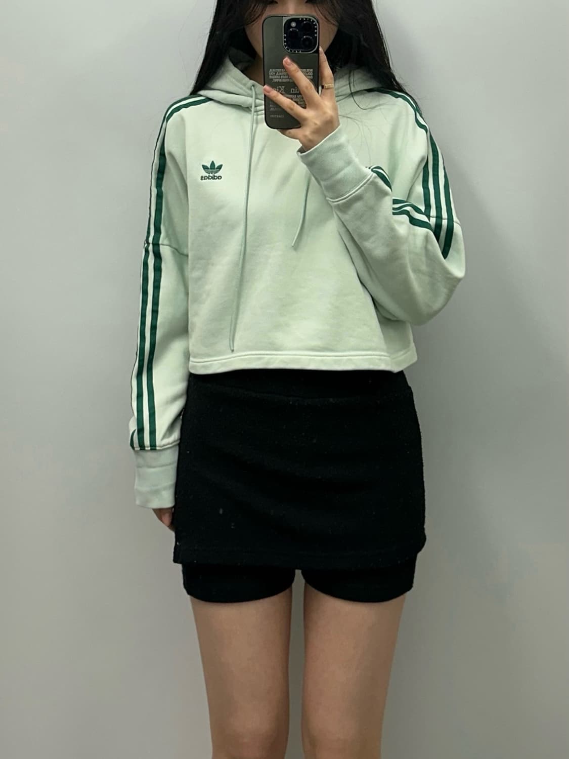 아디다스 사이드라인 화이트 크롭 후드티 상품이미지1