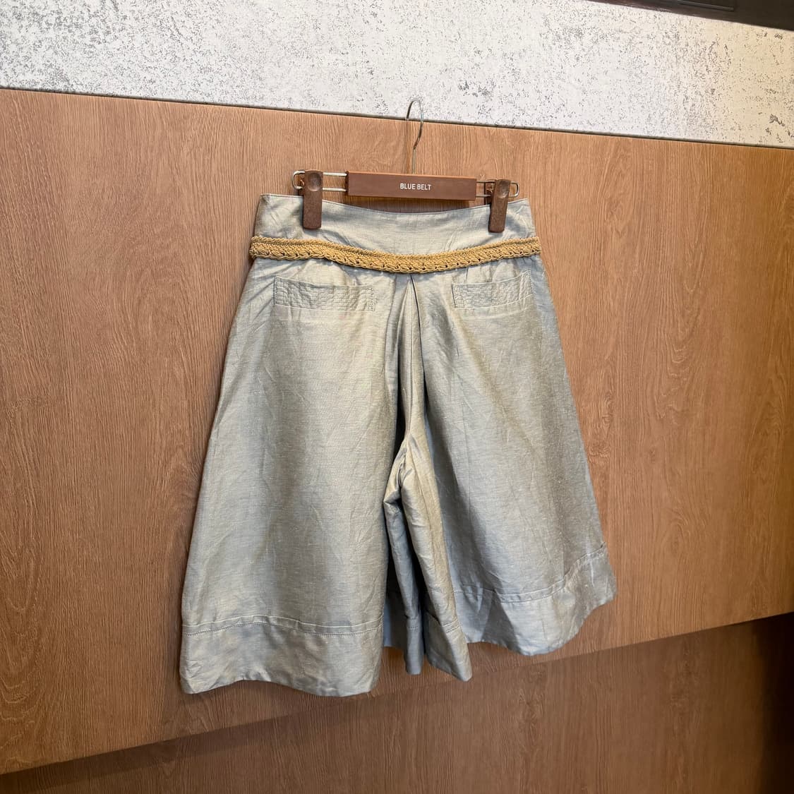 버버리 블랙 라벨 반바지 브레이드 트리밍 버튼 포켓 핀턱 디테일 베이지 상품이미지5