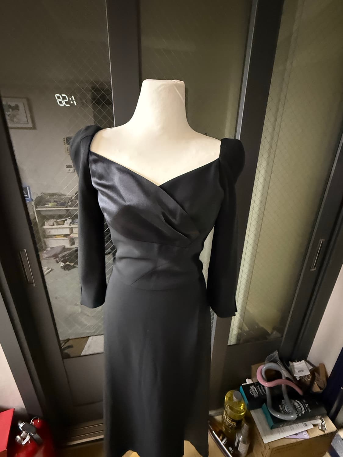 아보아보 블랙 새틴 원피스 상품이미지6