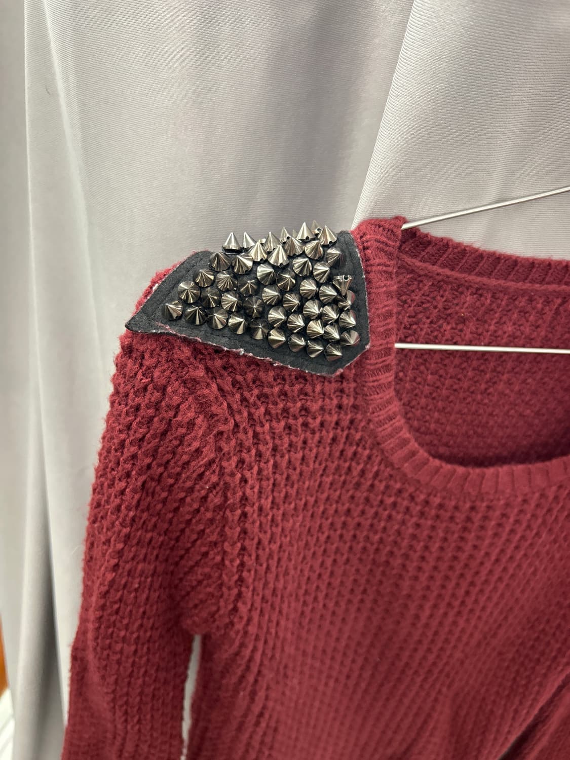 숄더스터드 니트 상품이미지2