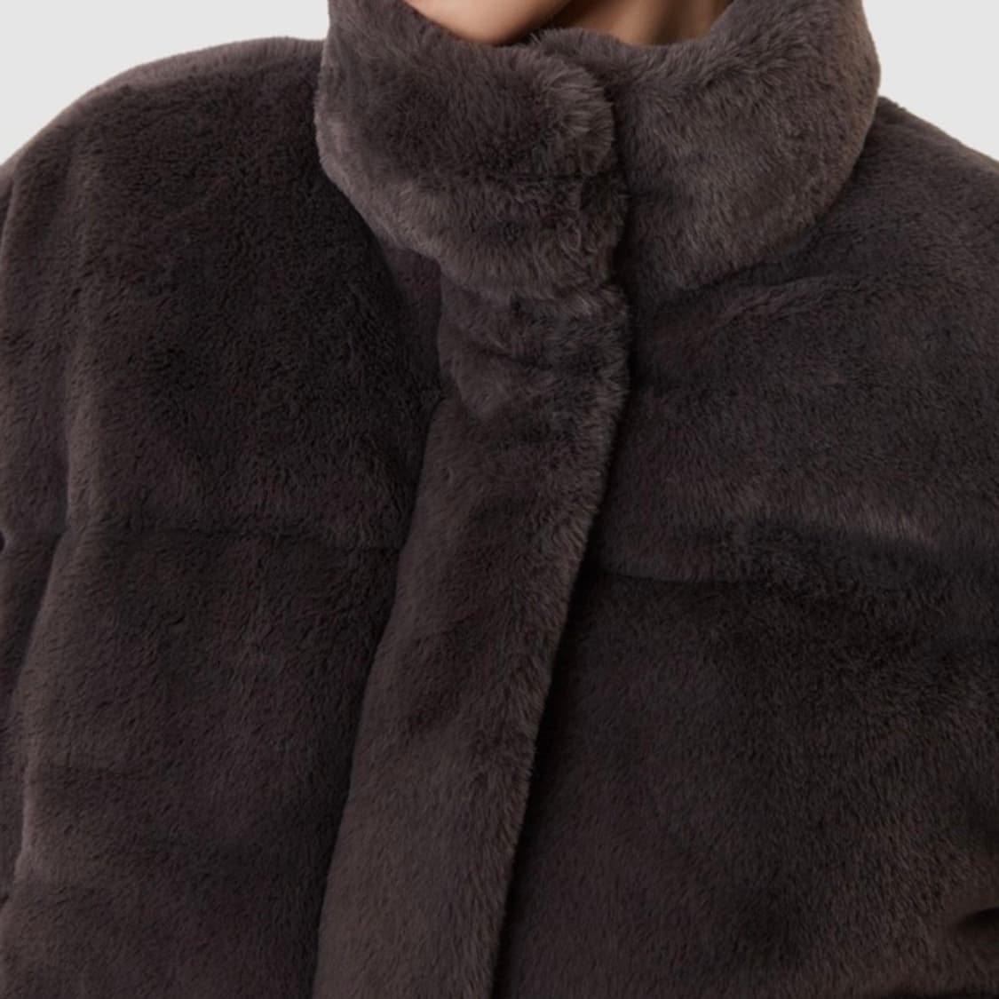 엄브로 우먼스 에코 퍼 다운 자켓 차콜 상품이미지9