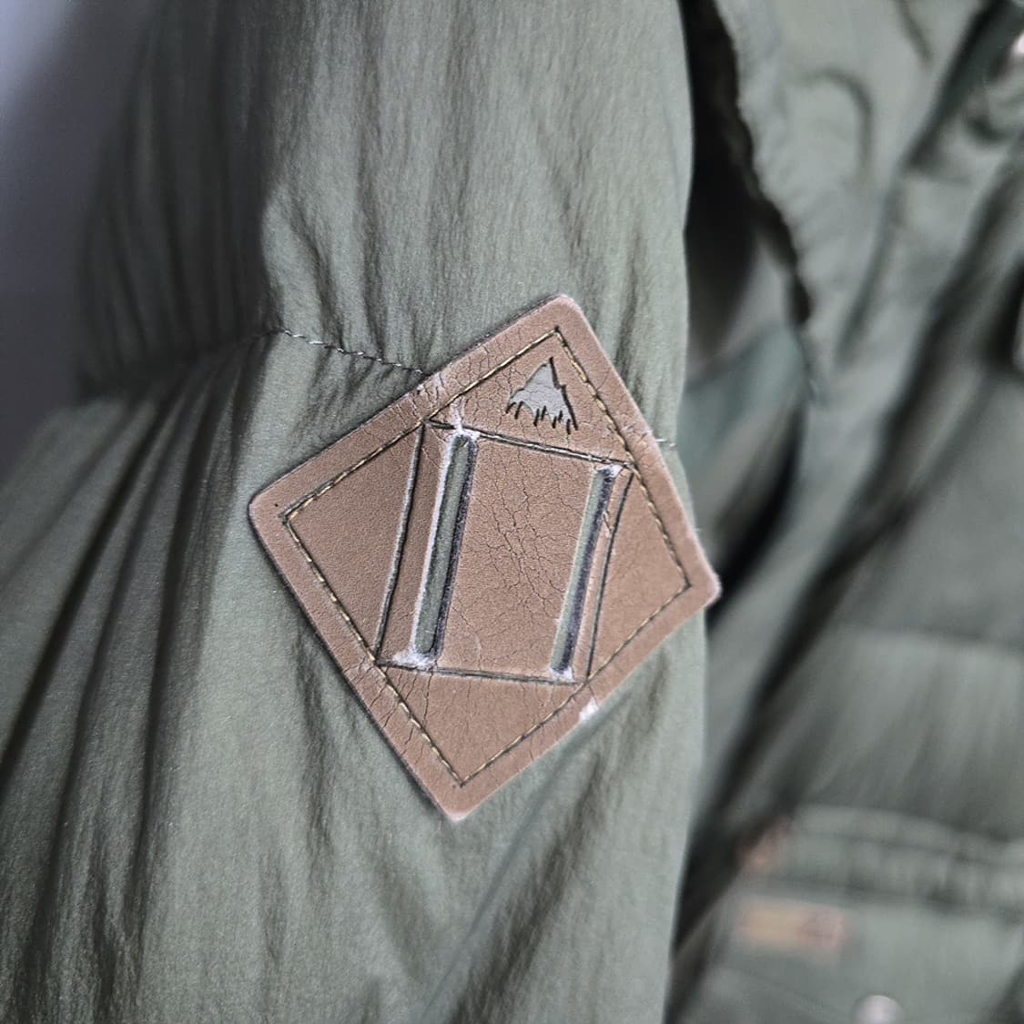 버튼(burton) 덕다운 밀리터리 패딩 XL 상품이미지5