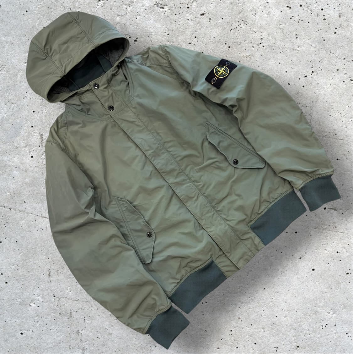 [M] 14s 스톤아일랜드 마이크로 랩스 후드 자켓 카키 그린 D405 상품이미지1