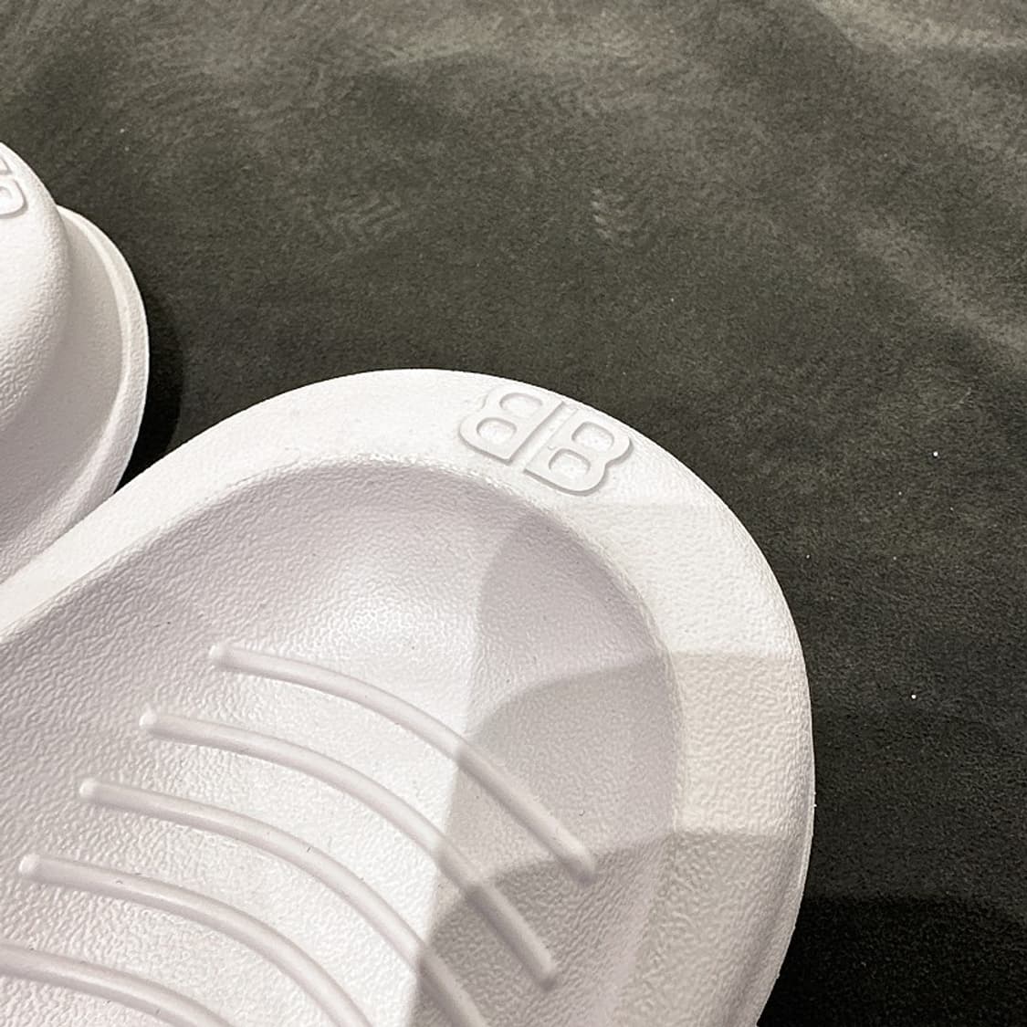 발렌시아가 여성 화이트 몰드 러버 샌들 상품이미지3