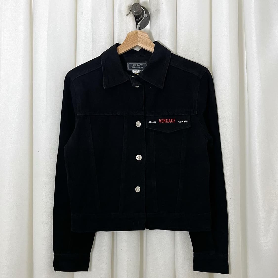 베르사체 블랙 백빅로고 트러커 자켓 상품이미지2