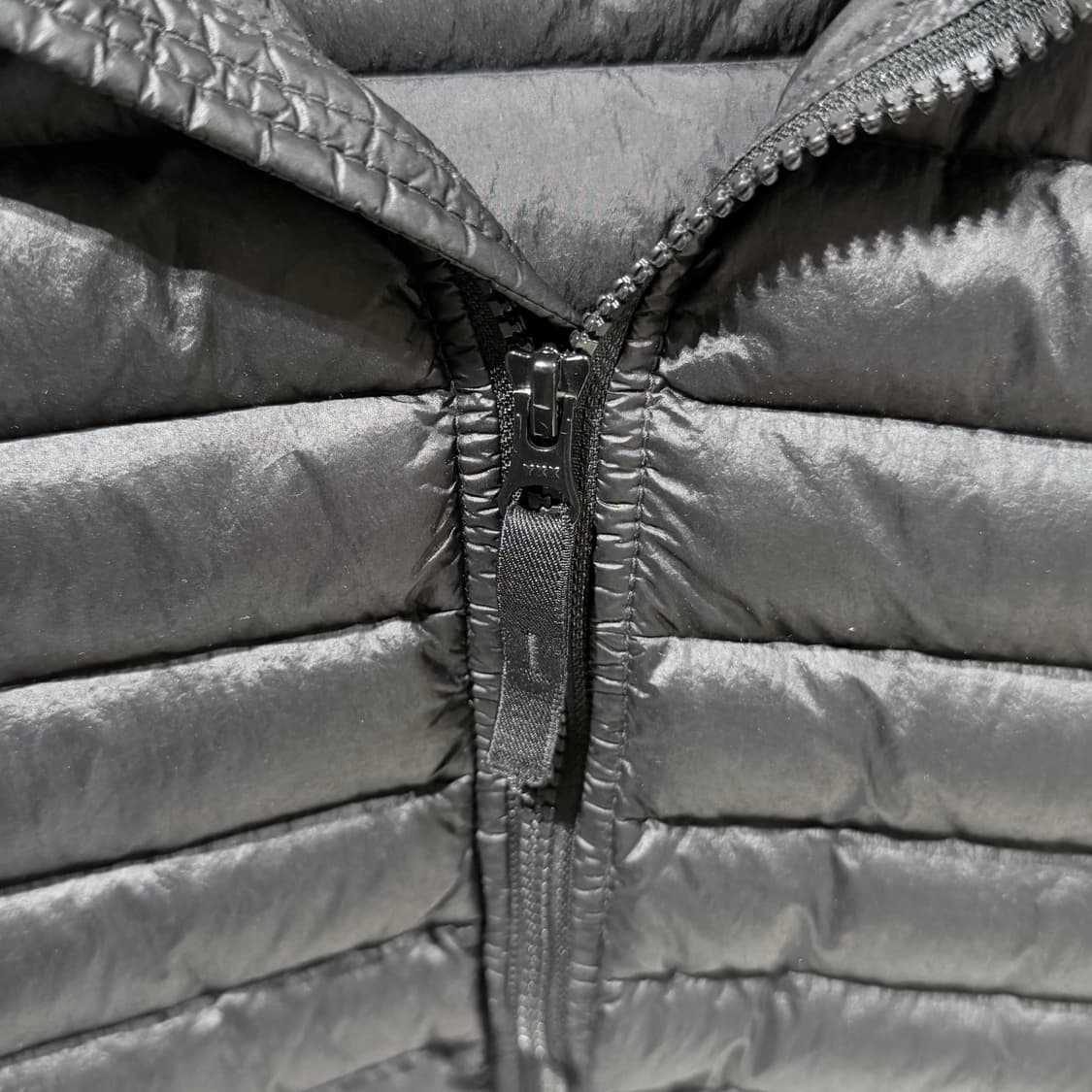 (A+/XXL) / 스톤아일랜드 다운 경량 패딩 블랙 상품이미지4