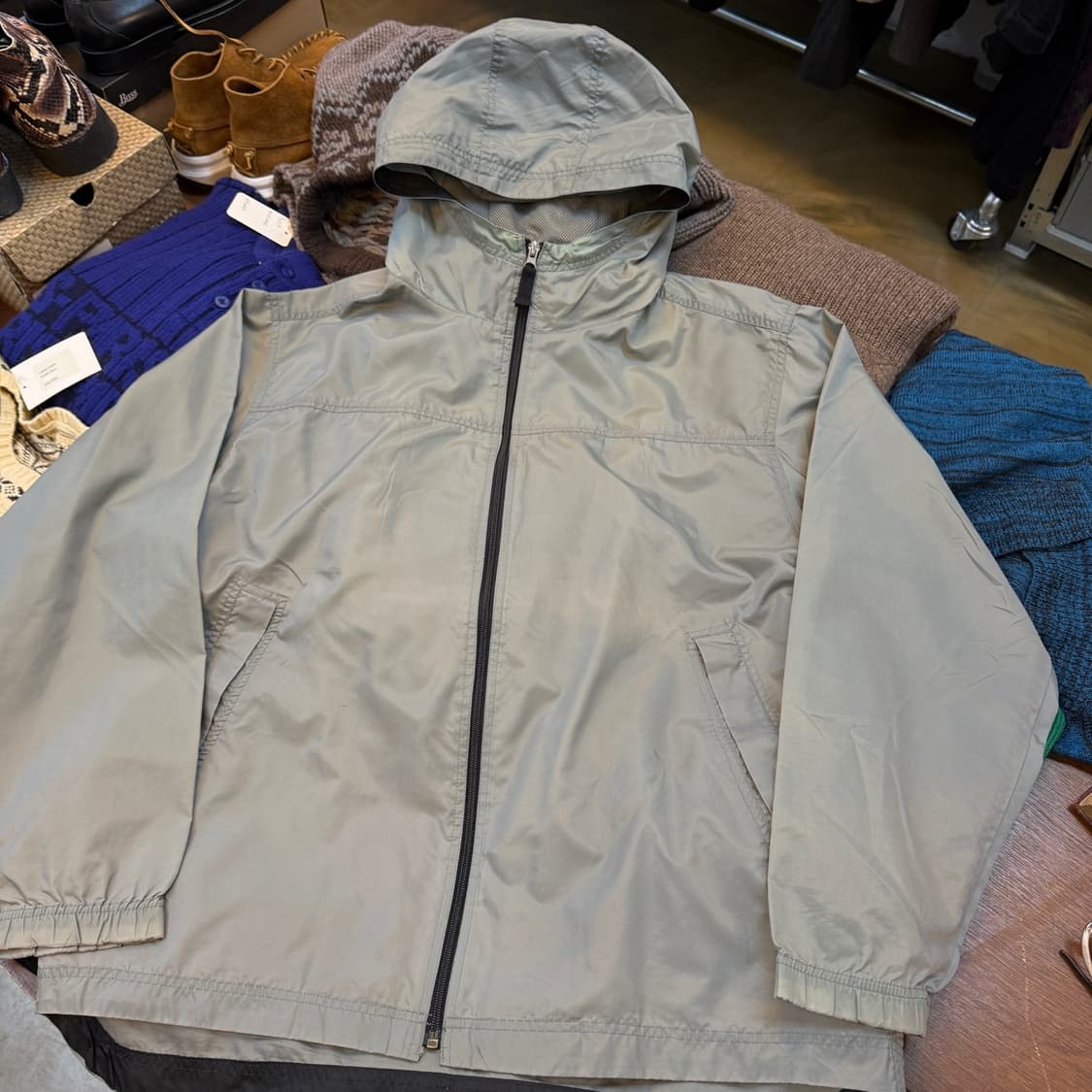 갭 라이트 나일론 윈드 브레이커 상품이미지1