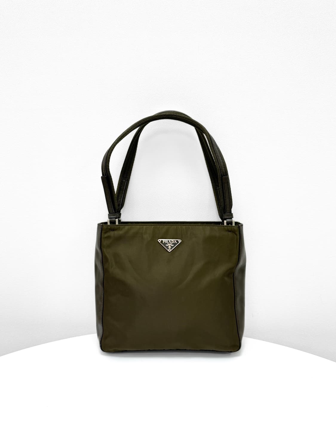 프라다 나일론 레더 트리밍 스퀘어백 상품이미지1