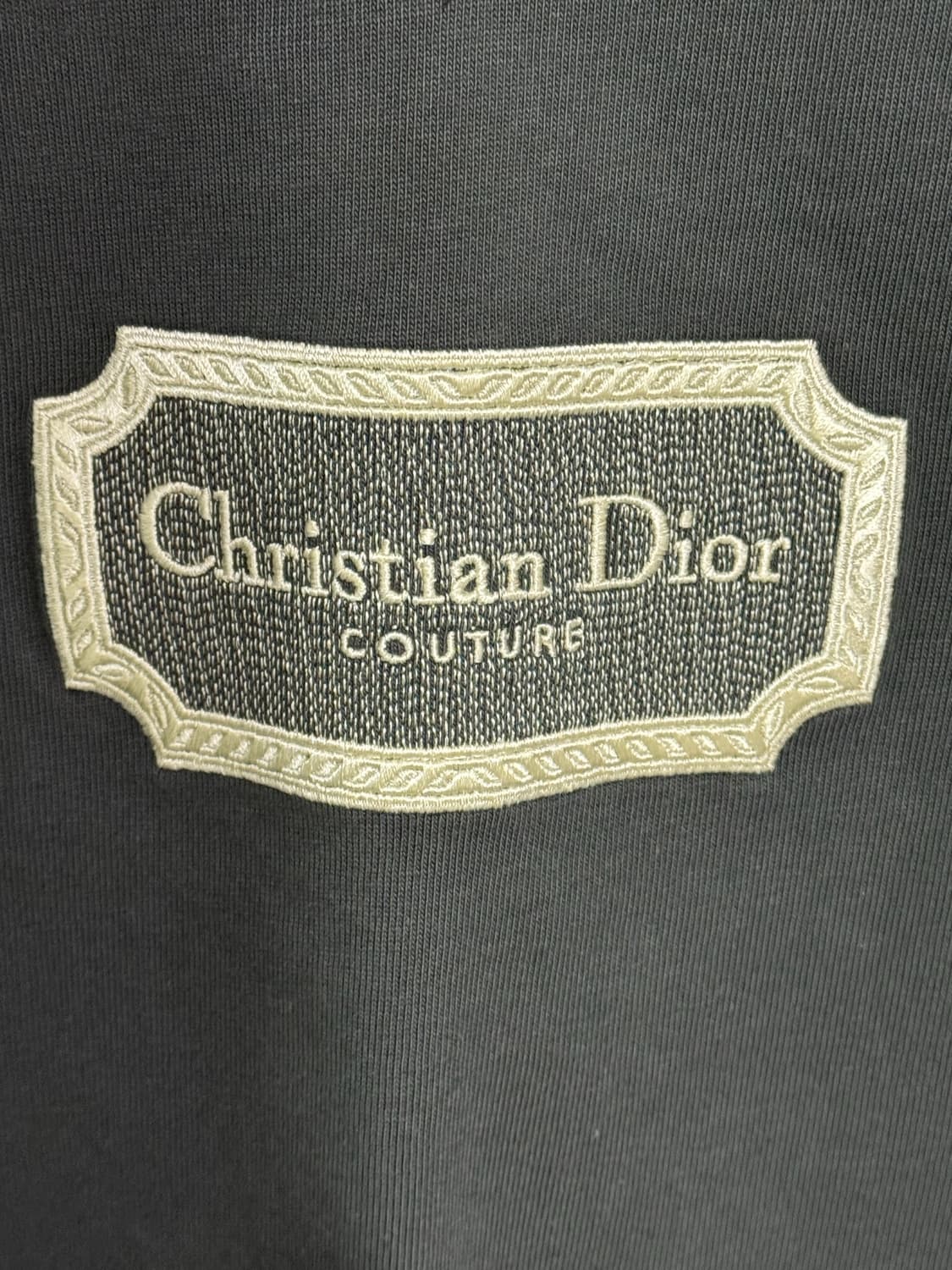 디올 꾸뛰르 자수 로고 반팔 티셔츠 상품이미지3