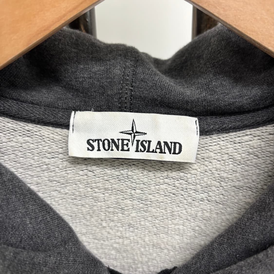 [M]스톤아일랜드 와펜패치 후드집업 상품이미지3