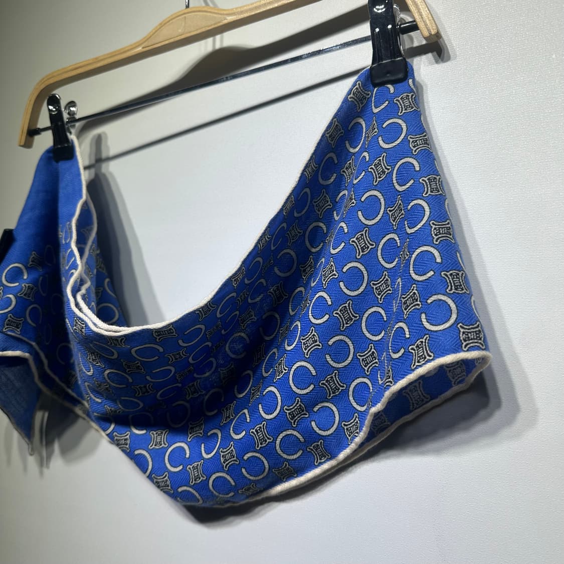 셀린느 스카프 판매합니다 상품이미지3