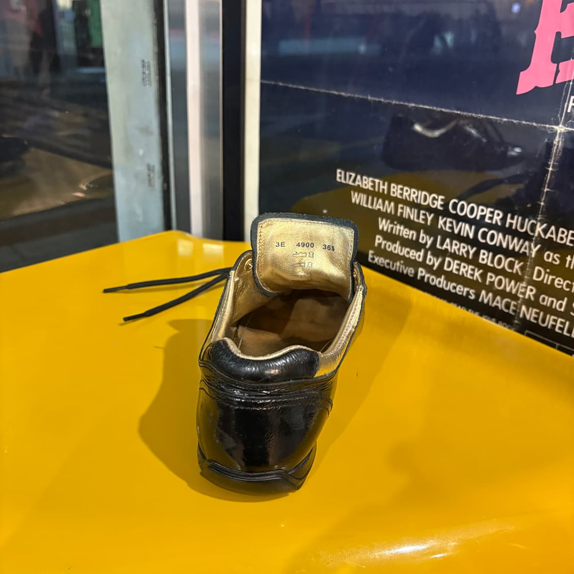 프라다 블랙 에나멜 레더 스니커즈 상품이미지7