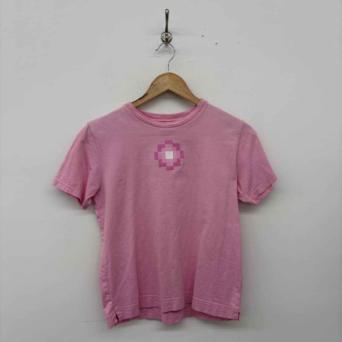 꾸레쥬 핑크색 꽃 자수 크롭 반팔 티셔츠 여성S 상품이미지1