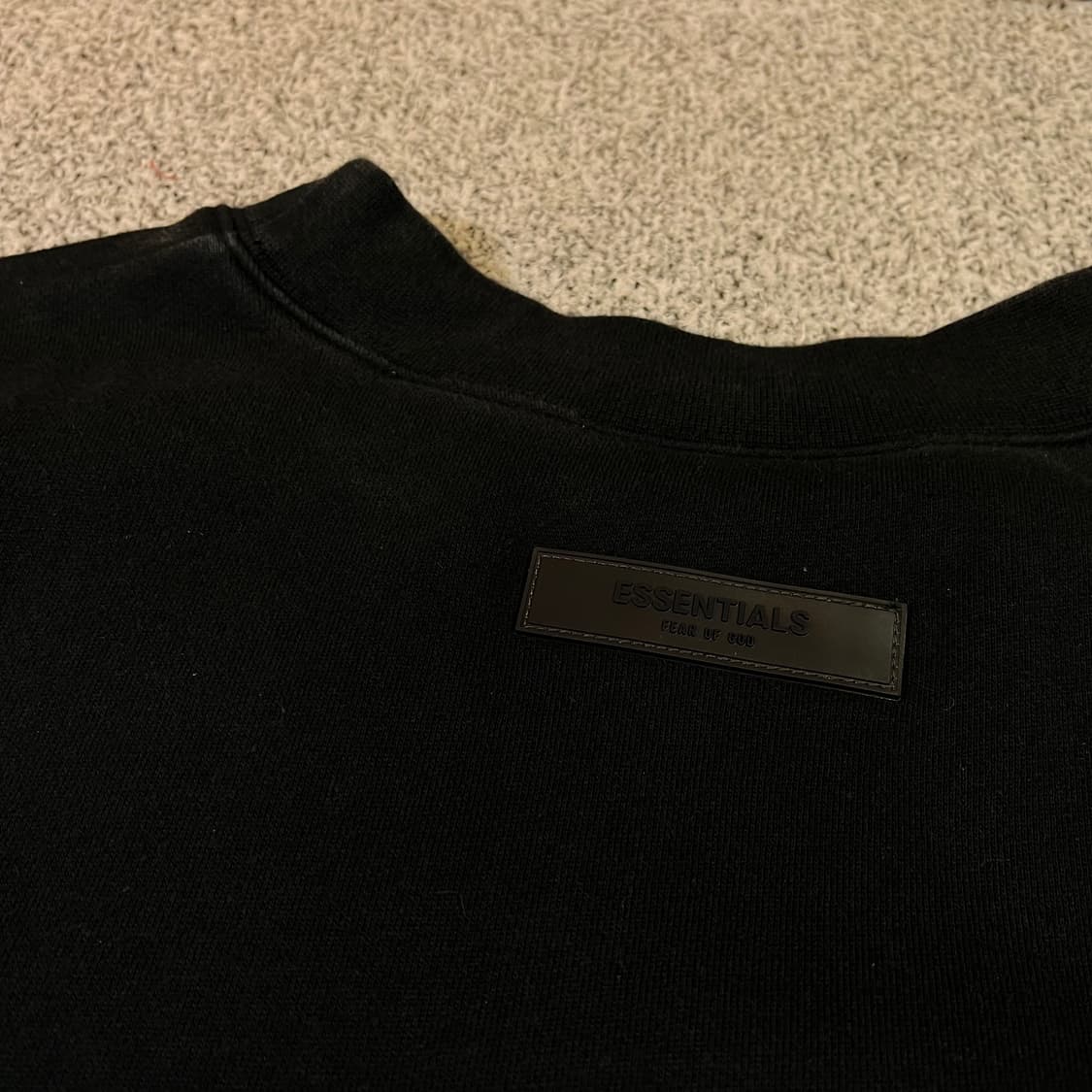 에센셜 빅로고 맨투맨 상품이미지4