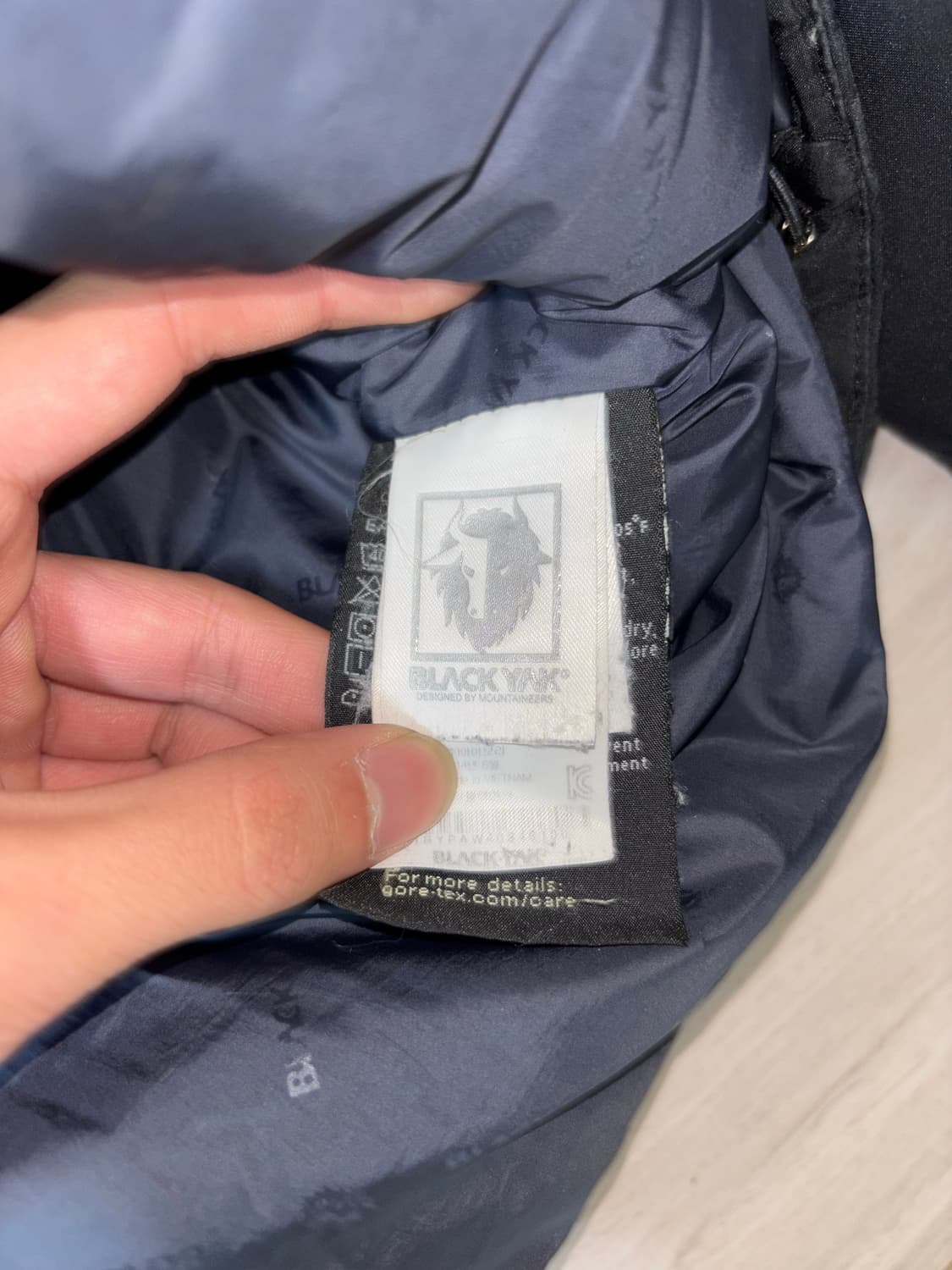 black yak 패딩 gortex 상품이미지3