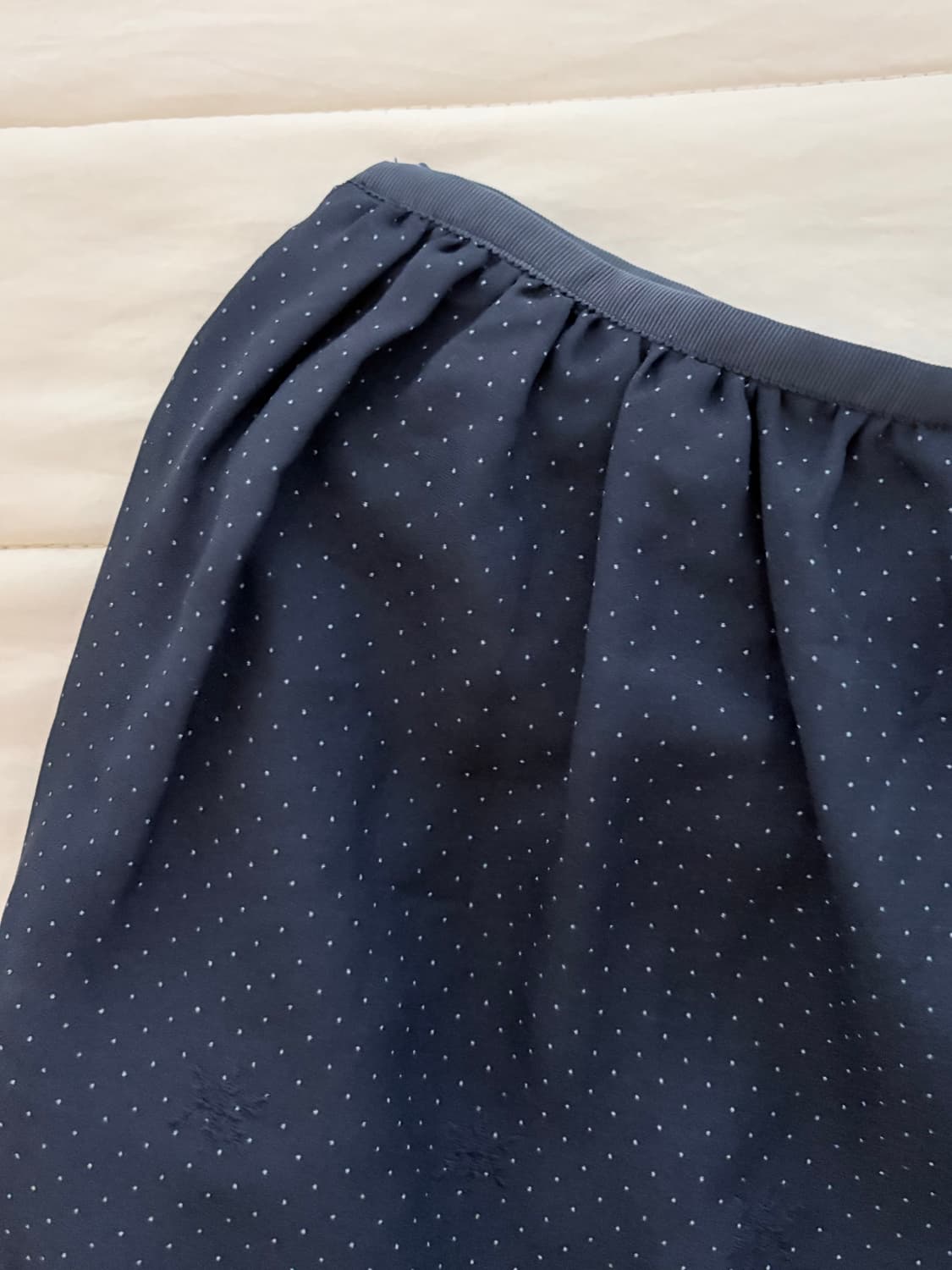 모리걸 도트 레이스 네이비 미디 스커트 상품이미지2
