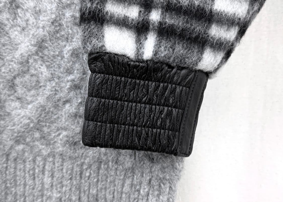 아더에러 22FW 그레이 완블 스웨터 상품이미지6