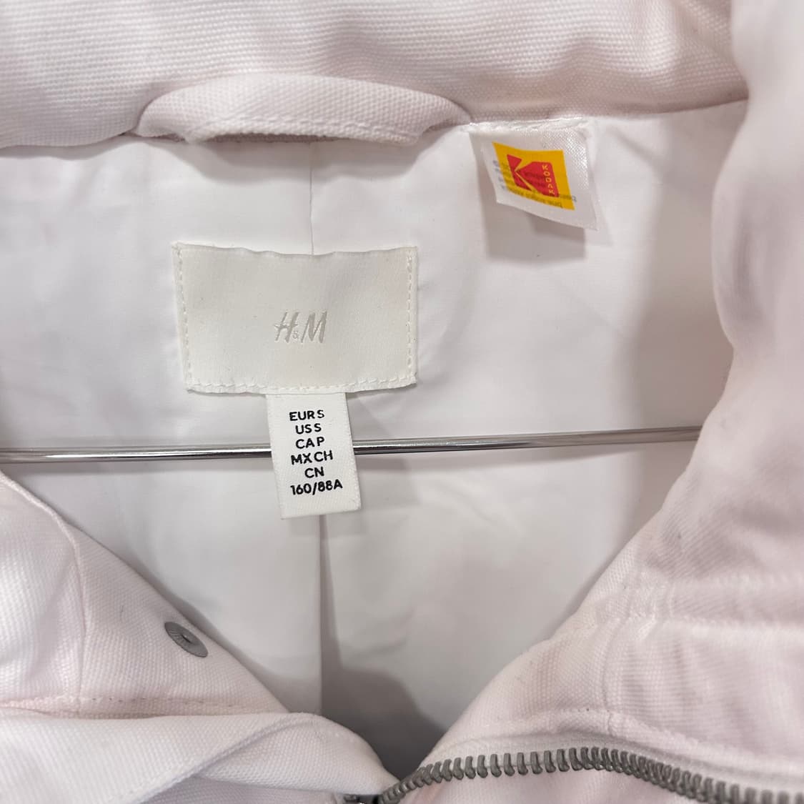 H&M X 코닥 빅로고 배색 코튼 크롭자켓 상품이미지3