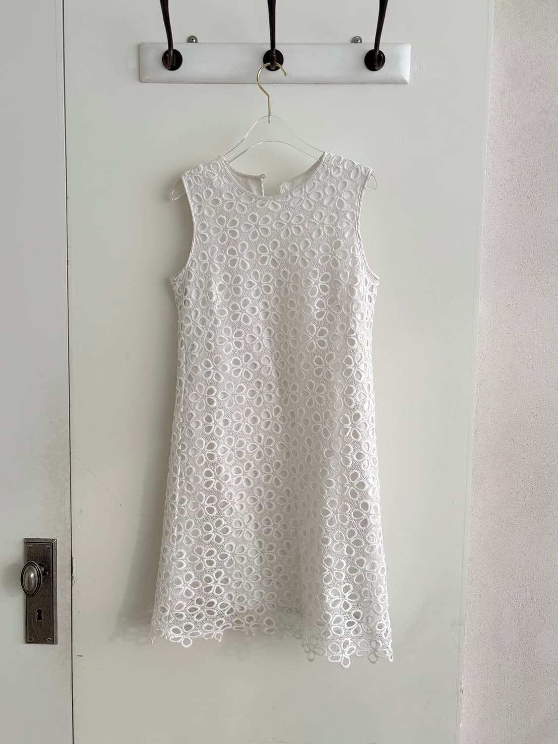 민소매 화이트 플라워 레이스 원피스 상품이미지1