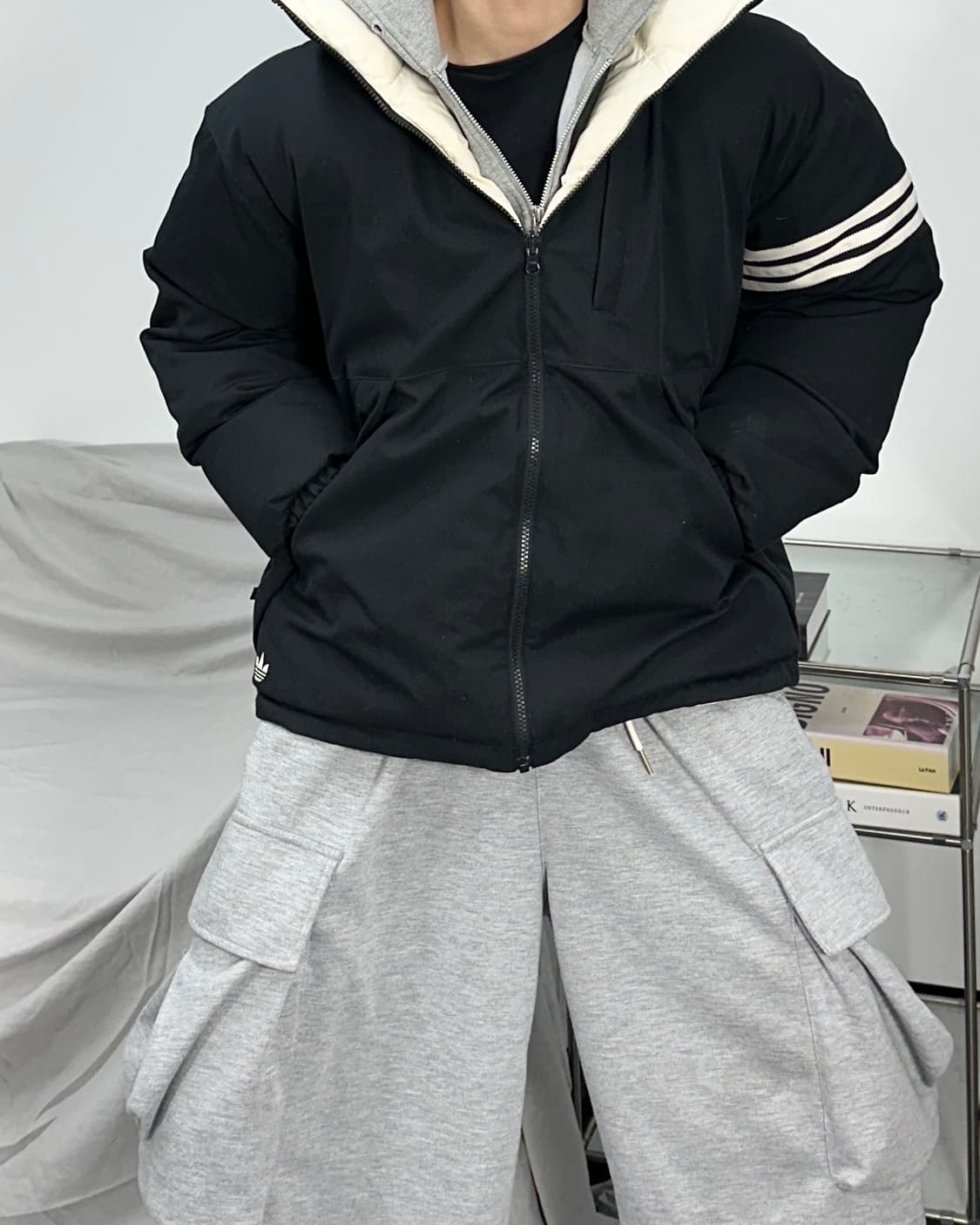 아디다스 블랙 화이트 리버시블 넉다운 패딩 L 상품이미지3