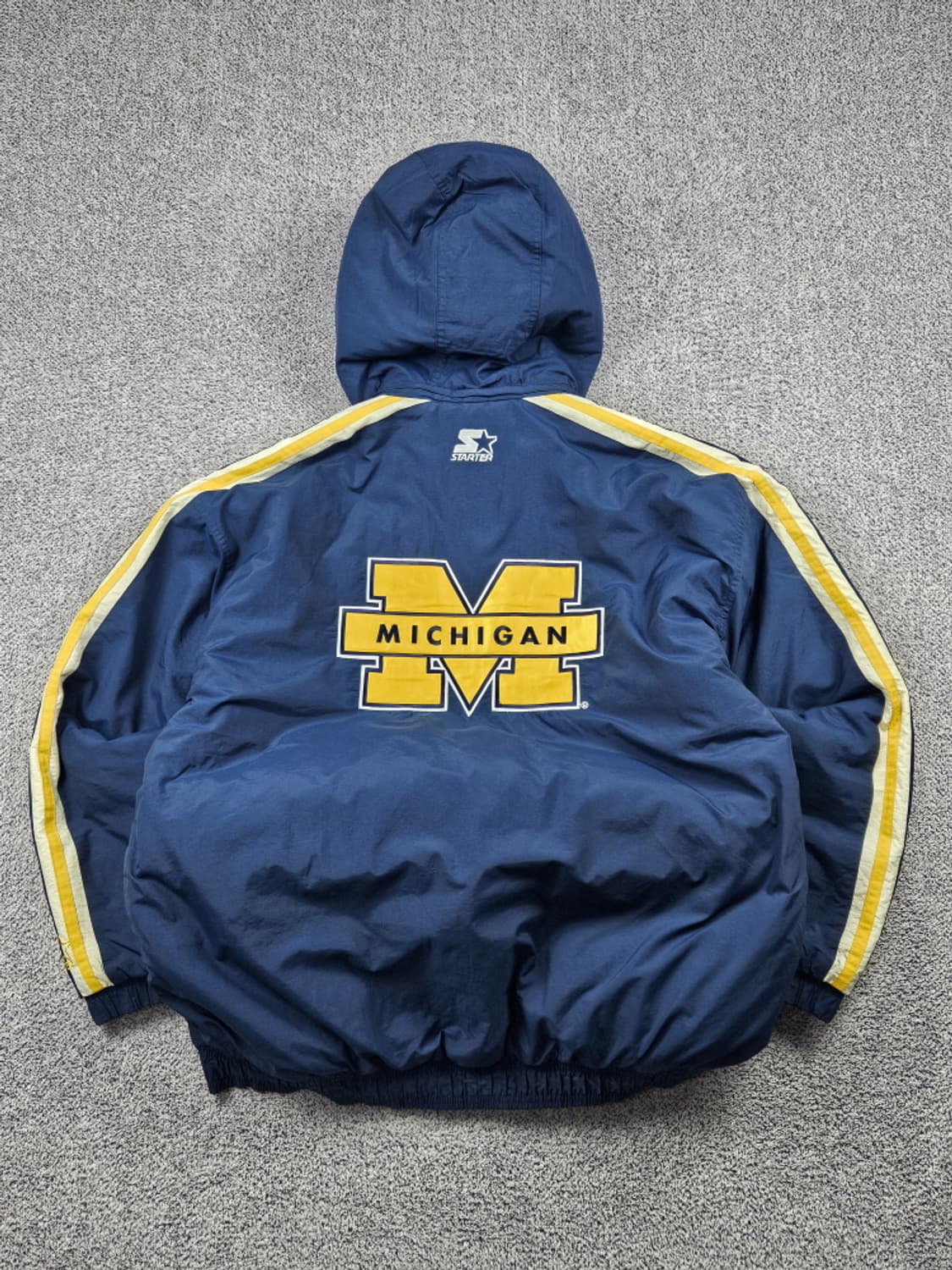 스타터 미시건 울버린즈 팀로고 라인 푸퍼 자켓 ( XL ) / 10179 상품이미지1
