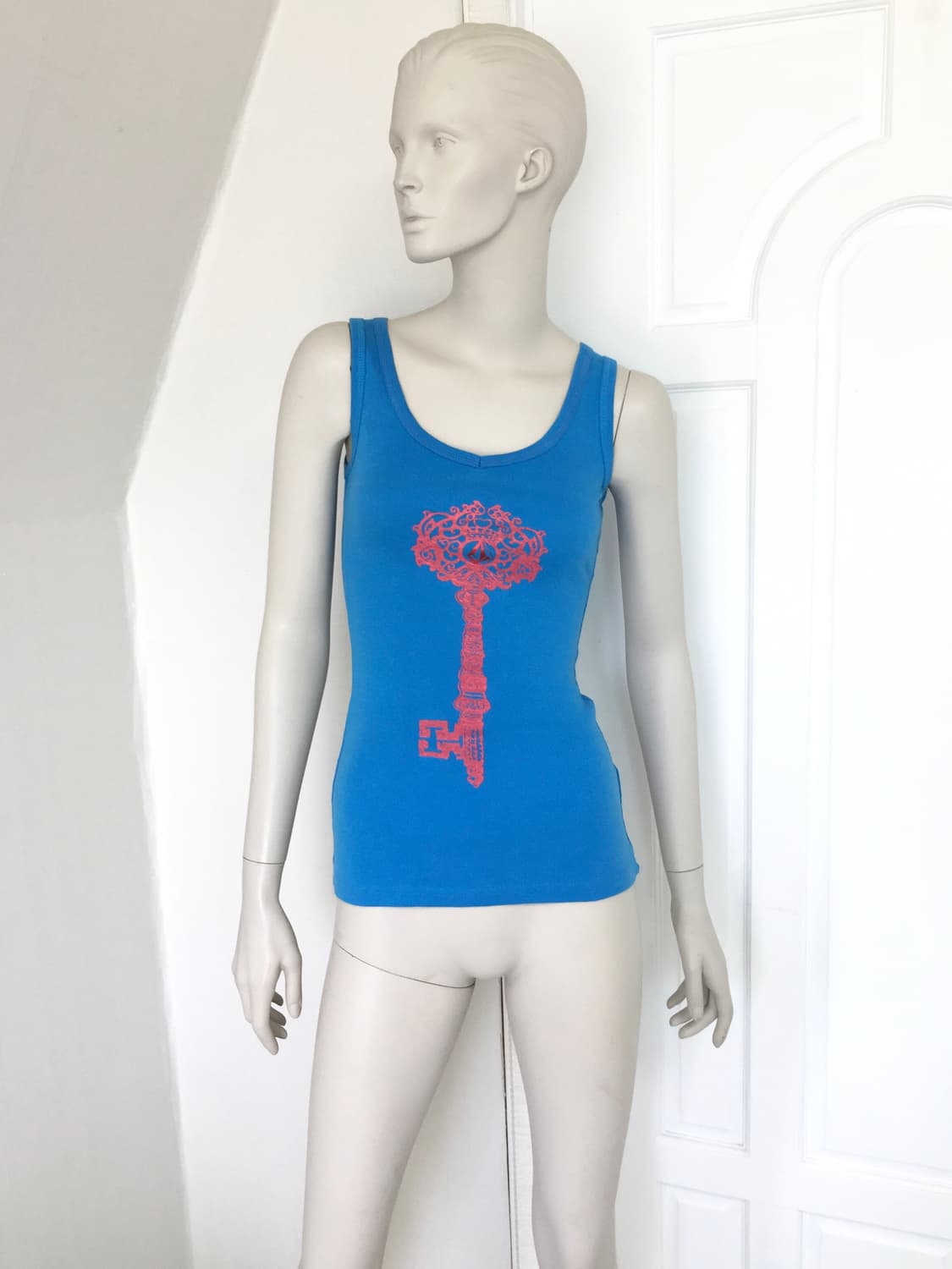 Antique Key Graphic Blue Tank Top 상품이미지1
