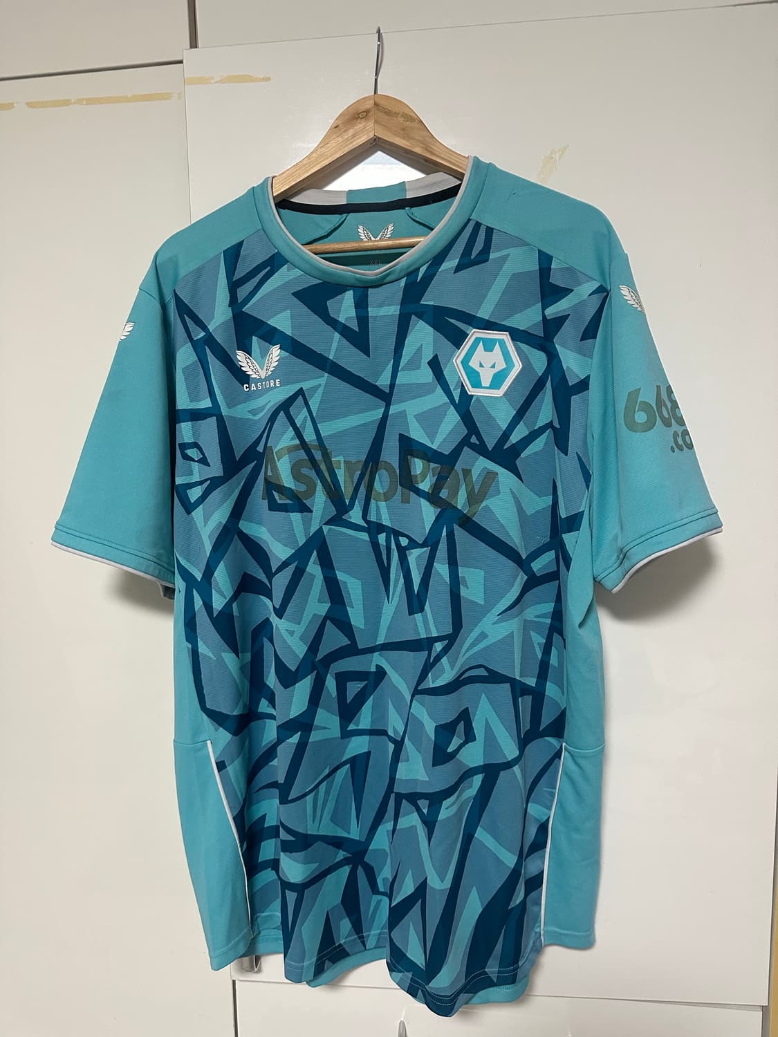 23-24 울버햄튼 어웨이/써드 유니폼 상품이미지1