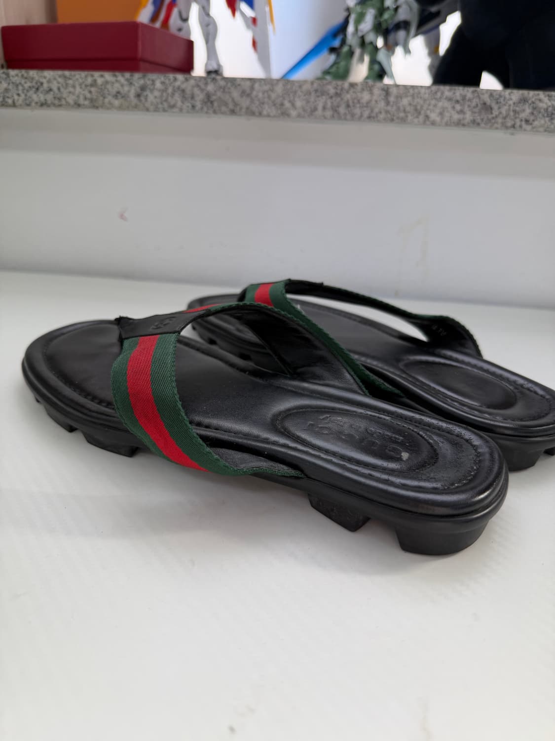 정품) 구찌 남성 삼선 블랙 레더 쪼리 7.5(265) 상품이미지7