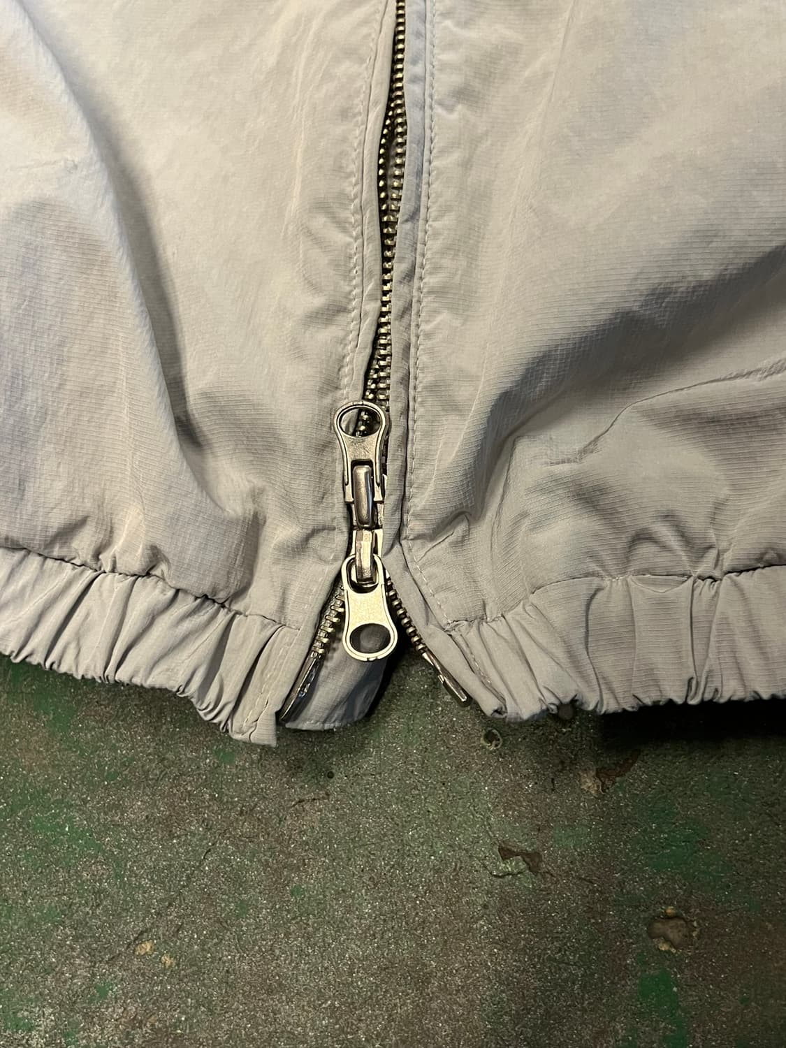 [L] 쿠어 Coor 나일론 윈드브레이커 라이트그레이 상품이미지6