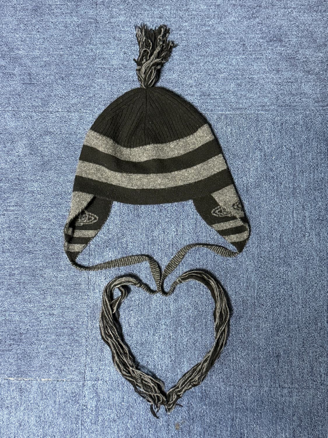 비비안 웨스트우드 이어플랩 비니 상품이미지2