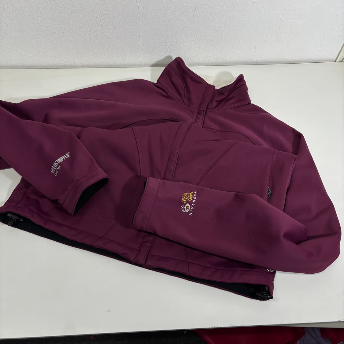 우먼M 마운틴하드웨어 버건디 안감보아털 폴리 등산자켓 상품이미지1