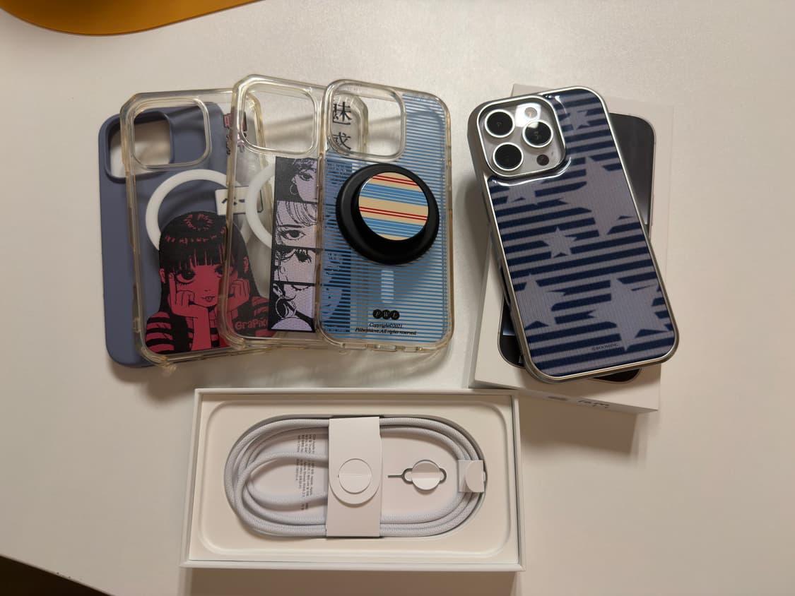 아이폰 16 Pro 화이트 색상 1TB 상품이미지1