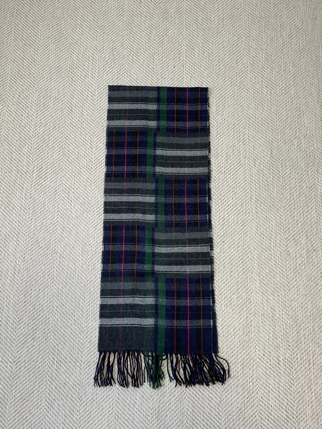 코르닐롱 클래식 타탄 체크 머플러  상품이미지3