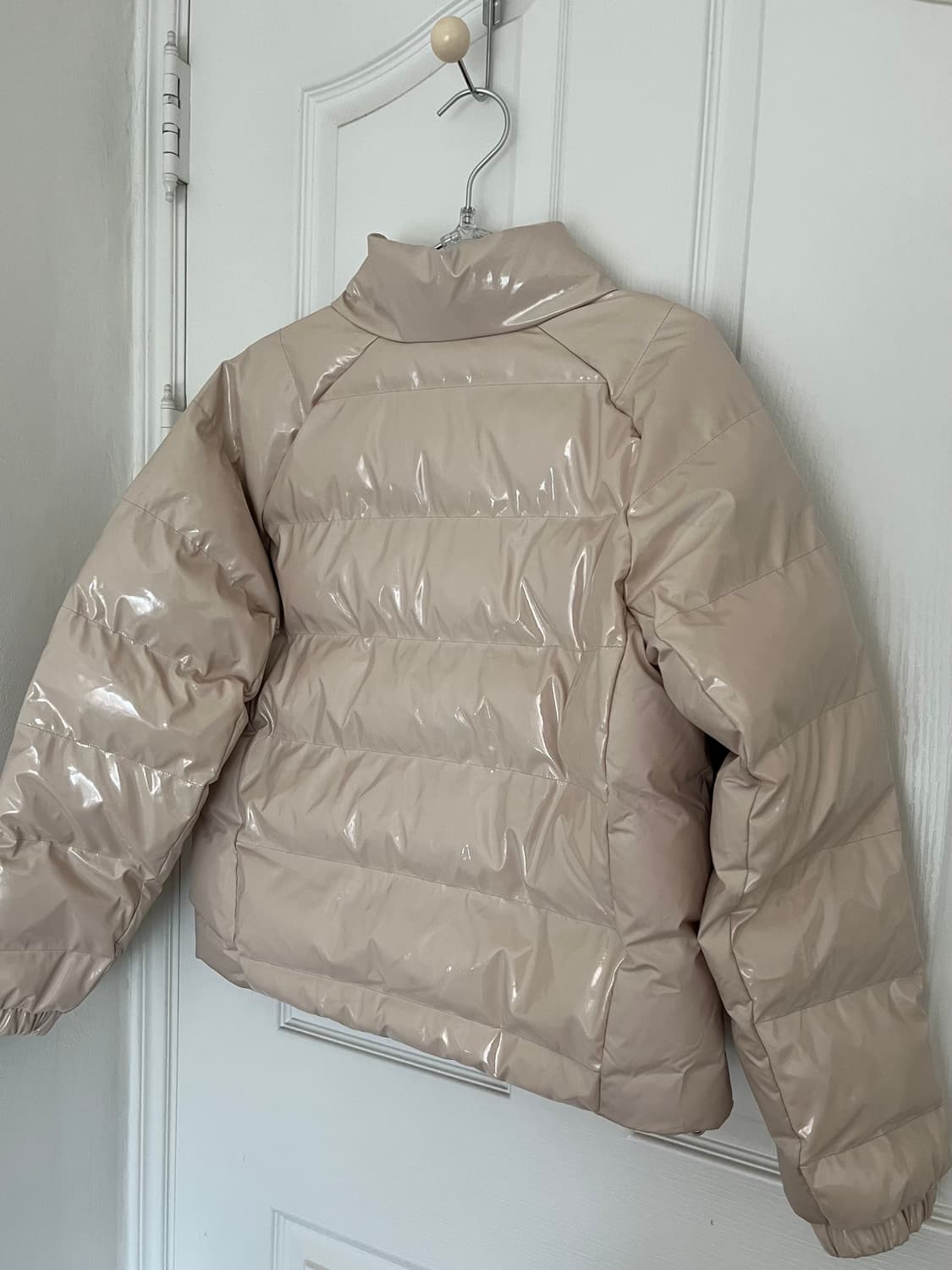 *해외출국으로 판매중단예정* 나이키 유광 숏패딩 베이지 상품이미지5