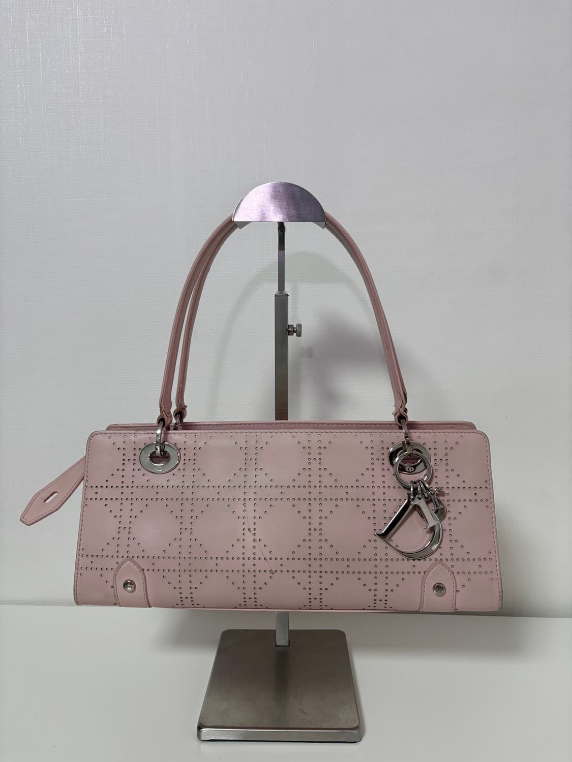 디올 이스트웨스트 바게트백 (디조이 구버전) 상품이미지1