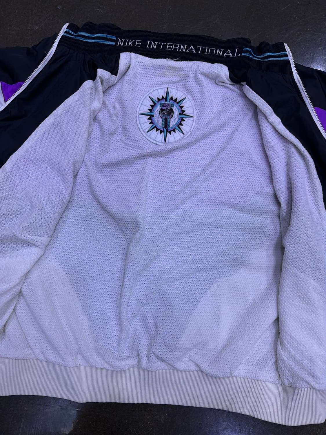 나이키 올드스쿨 인터네셔널 배색 바람막이 점퍼 L 상품이미지8