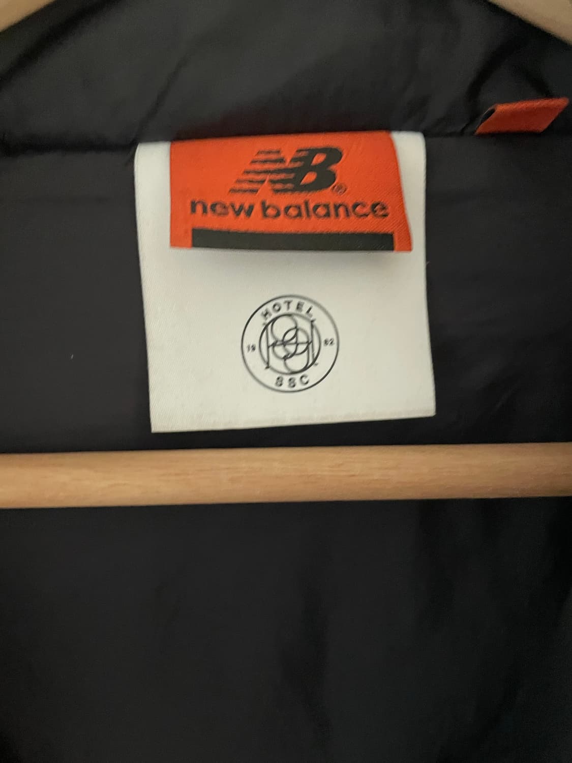 뉴발란스 호텔990 푸퍼패딩  L 상품이미지4