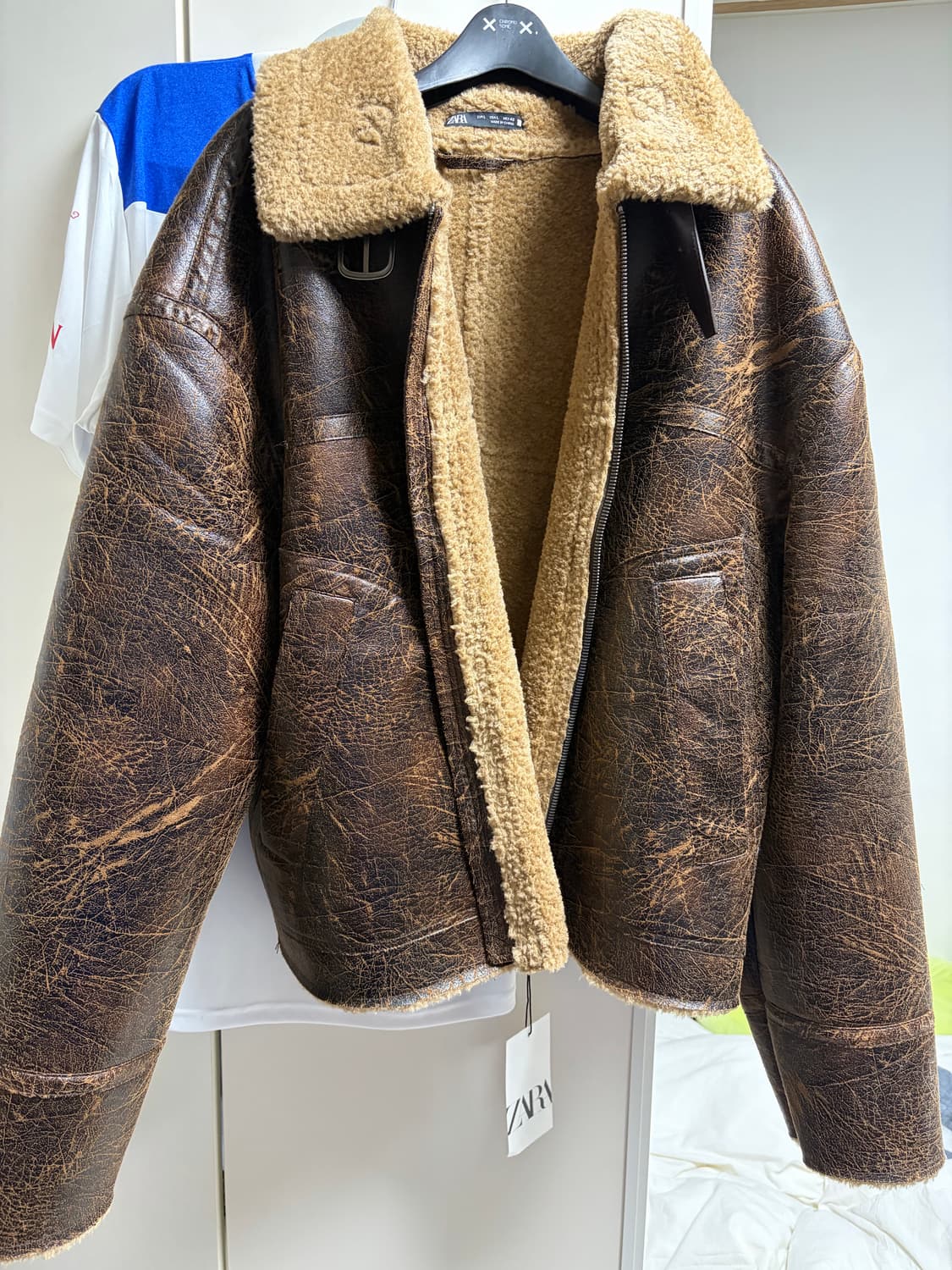 자라 페이크 레더 무스탕 상품이미지2