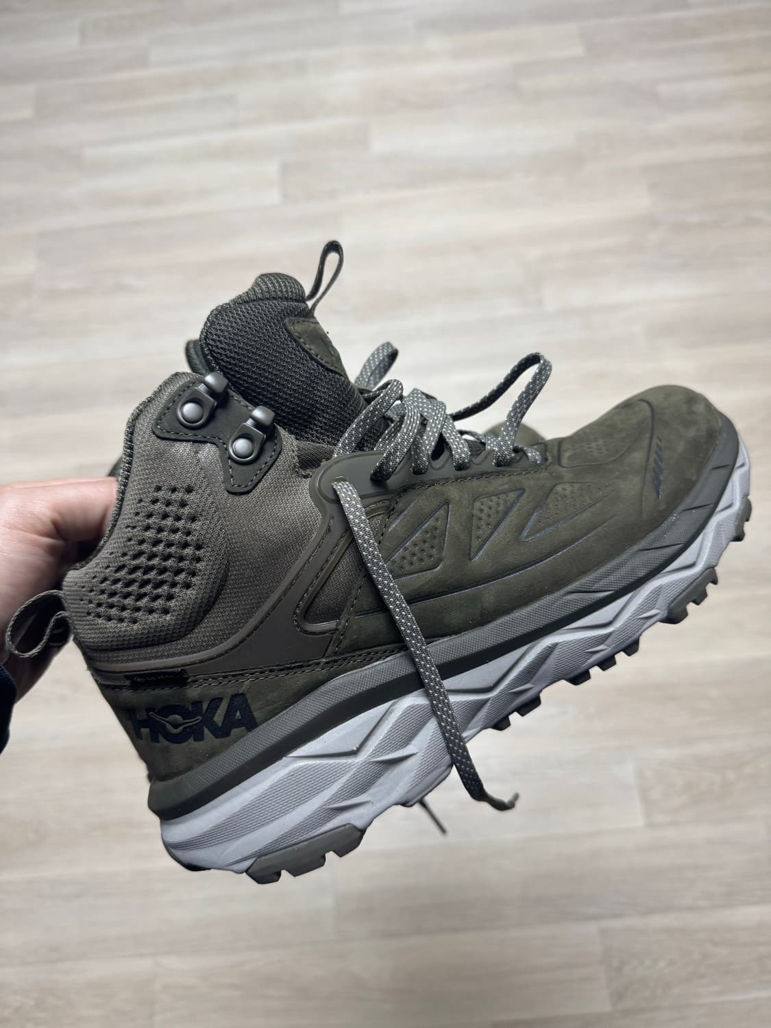 호카 챌린저 미드 고어텍스 상품이미지1