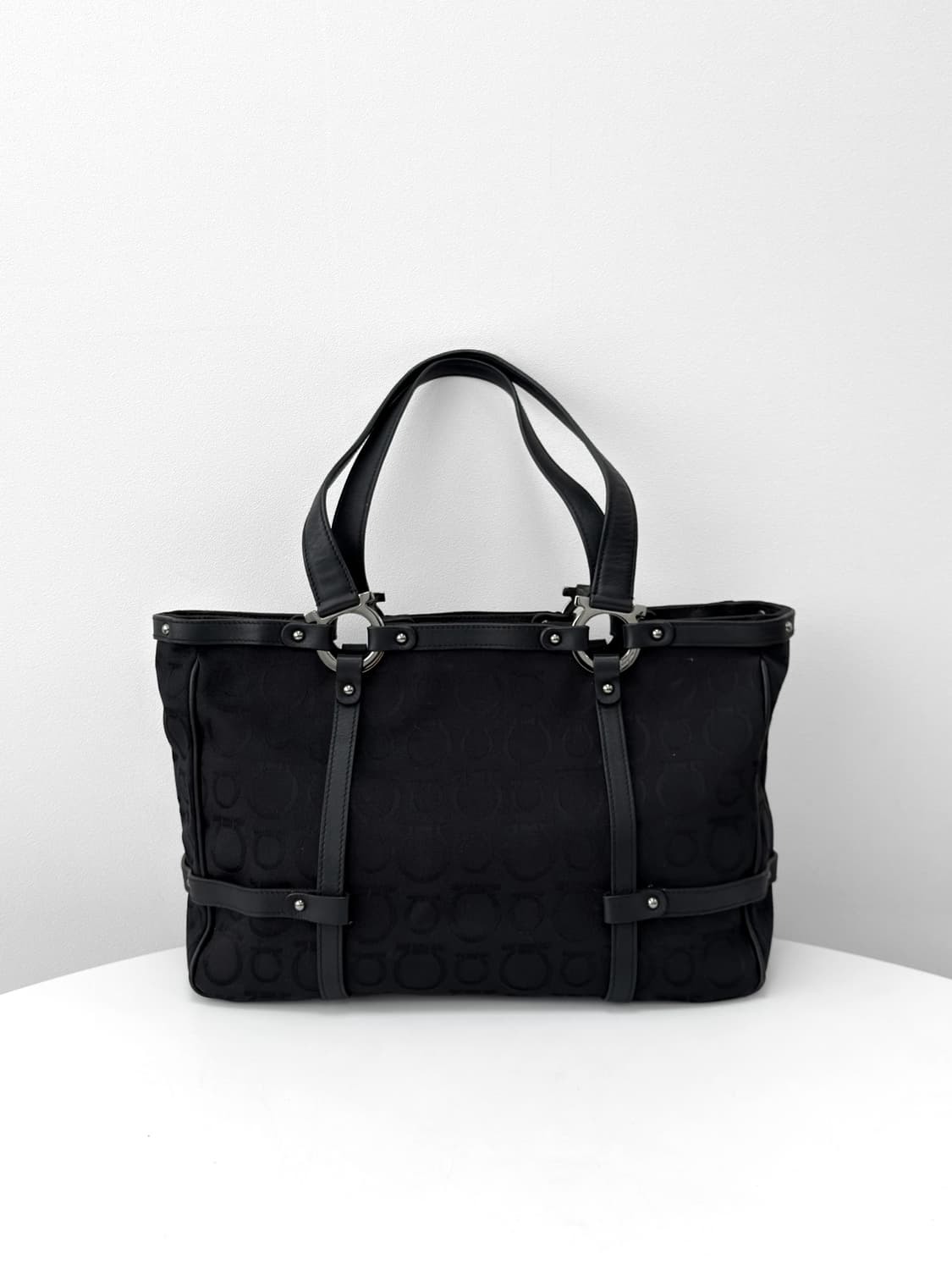  Ferragamo Gancini Jacquard Tote Bag  상품이미지1