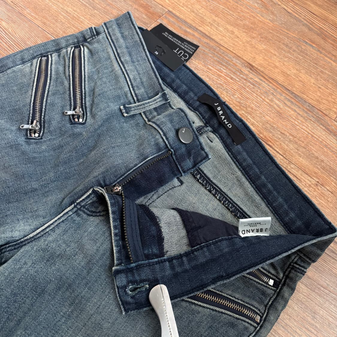 새제품 J 브랜드 지퍼 스키니진 25 슬림 데님 미국 수입 정품 상품이미지3