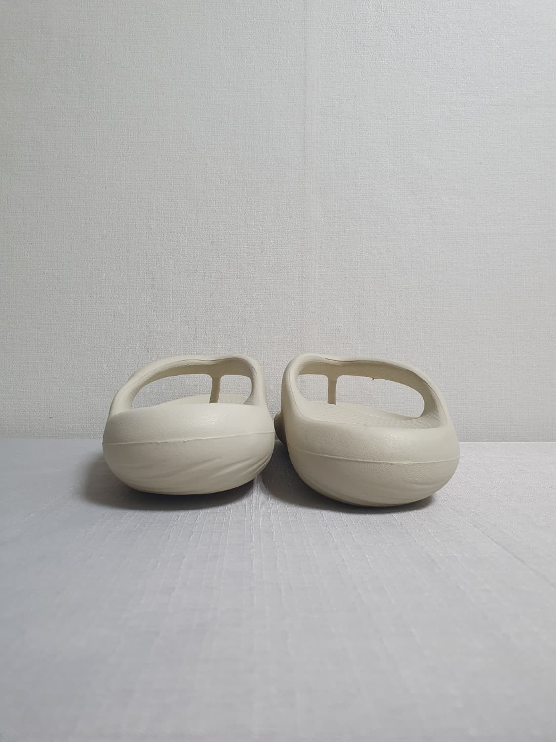크록스 멜로우 리커버리 플립 아이보리 250mm 상품이미지3
