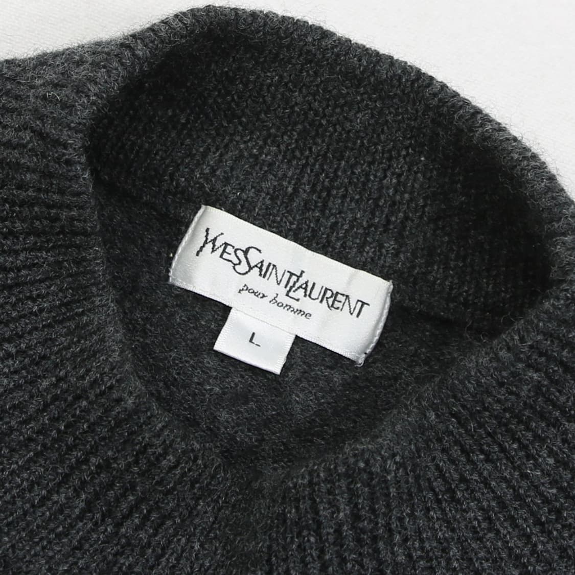 (착용컷) YSL 울 모크넥 니트 (남성용 100) 상품이미지5